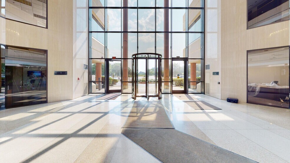 More Photos Of 1721 Moon Lake Blvd, Hoffman Estates Office For Lease