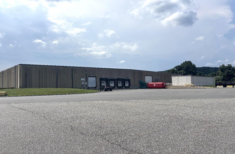 Primary Photo Of 700 Bartley Chester Rd, Flanders Manufacturing For Lease