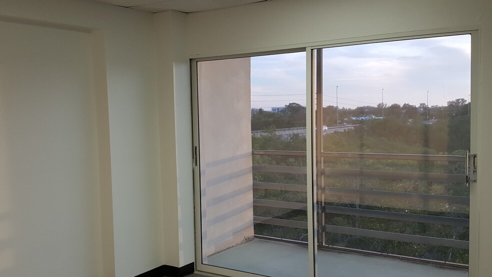 More Photos Of 1460 S McCall Rd, Englewood Medical For Sale