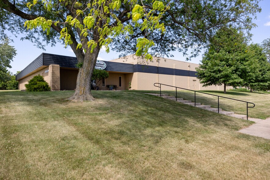 Primary Photo Of 2860 Industrial Park Rd, Iowa City Warehouse For Sale