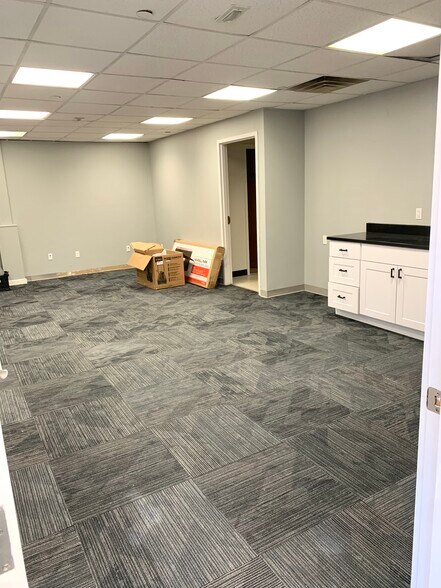 More Photos Of 2800 Lafayette Rd, Portsmouth Freestanding For Lease
