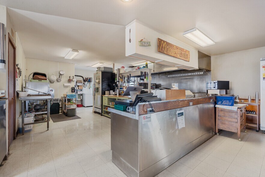 More Photos Of 28534 U.S. 18, Mc Gregor General Retail For Sale