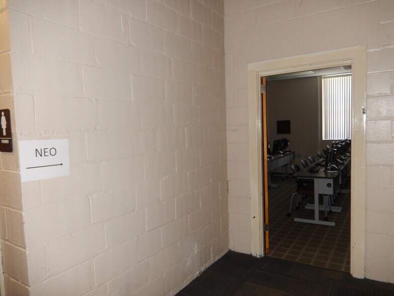 More Photos Of 46 Aston St, Asheville Light Manufacturing For Lease