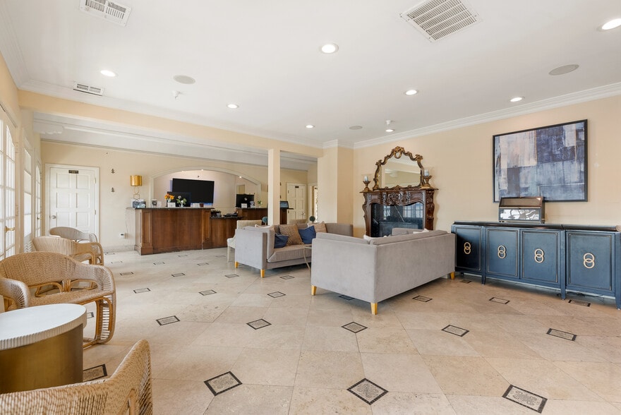 More Photos Of 690-696 South Coast Highway, Laguna Beach Hotel For Sale