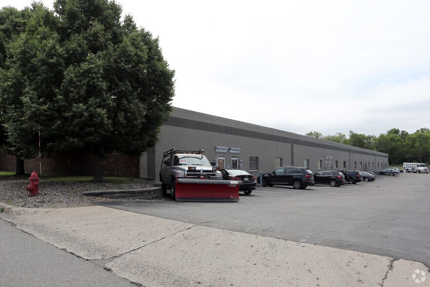More Photos Of 6309-6323 Cambridge St, Saint Louis Park Warehouse For Lease