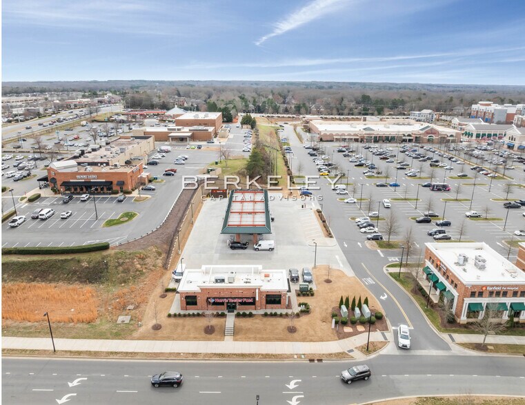 More Photos Of 11041 Golf Links Dr, Charlotte General Retail For Sale