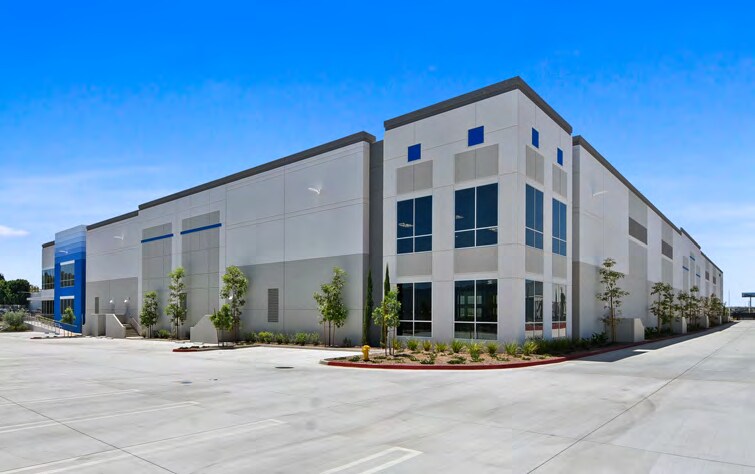More Photos Of 752 N Poplar St, Orange Distribution For Lease