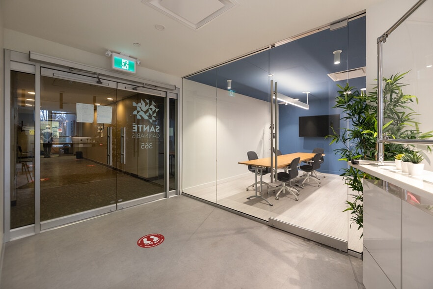 More Photos Of 175 Av Stillview, Pointe-claire Medical For Lease