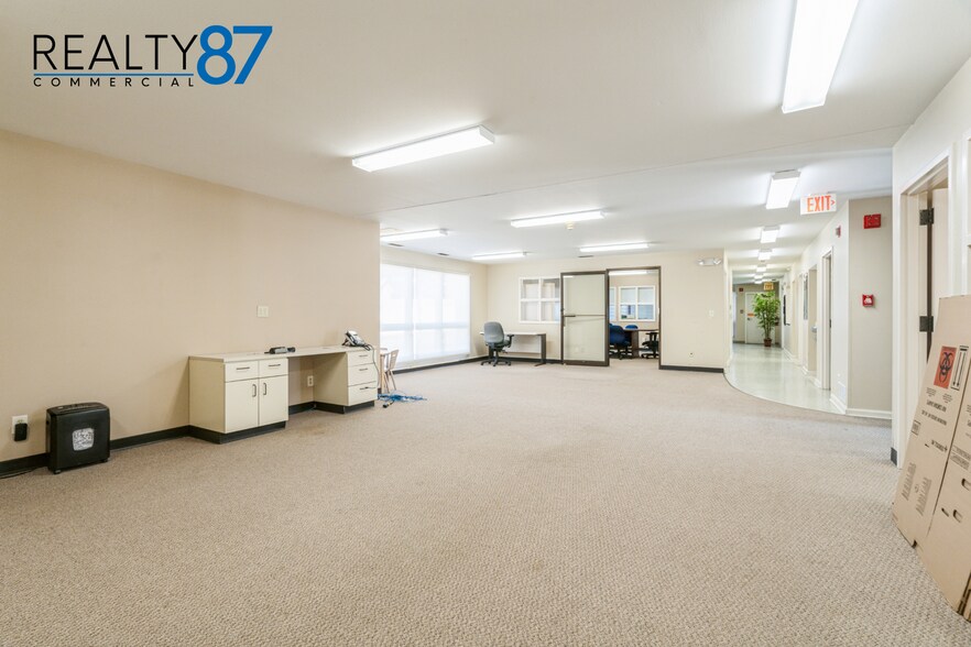 More Photos Of 715 10th Ave SE, Cedar Rapids Shelter For Sale