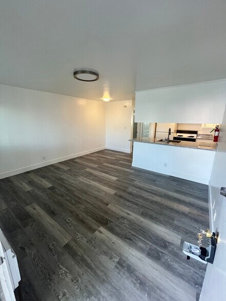 More Photos Of 248 W Oak St, Stockton Apartments For Sale