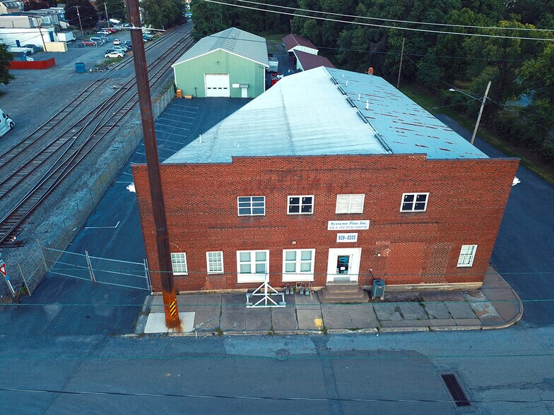 More Photos Of 102 W Franklin St, Steelton Service For Lease