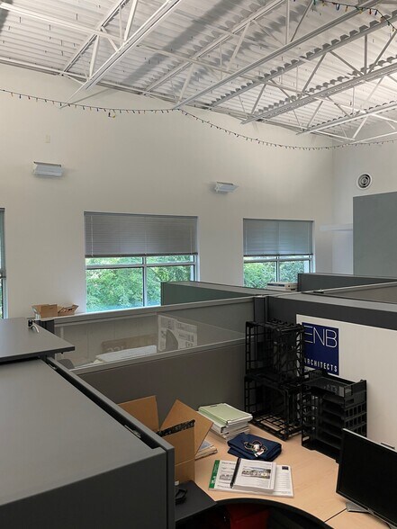 More Photos Of 1361 13th Ave S, Jacksonville Beach Office For Lease