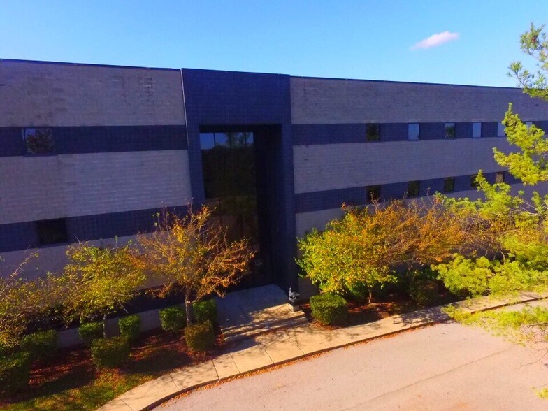 More Photos Of 1 Players Club Dr, Charleston Office For Lease