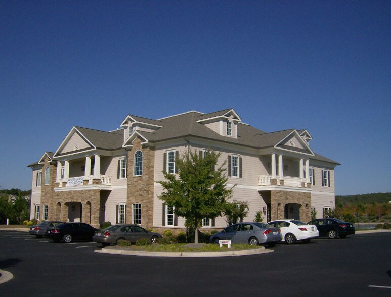 More Photos Of 132 Riverstone Ter, Canton Unknown For Lease