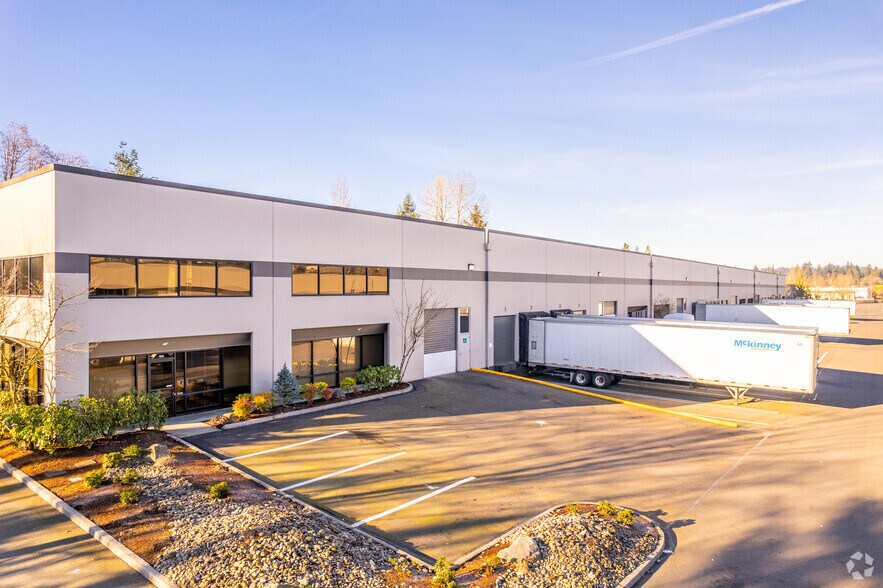 More Photos Of 6777 SW Bonita Rd, Tigard Warehouse For Lease