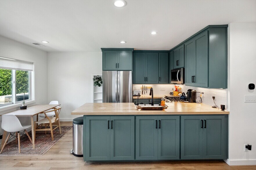 More Photos Of 4852 S Centinela Ave, Los Angeles Multifamily For Sale