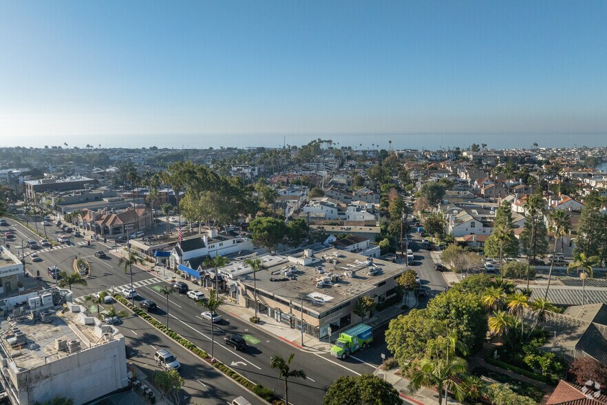 More Photos Of 2711 E Coast Hwy, Corona Del Mar Storefront Retail Office For Lease