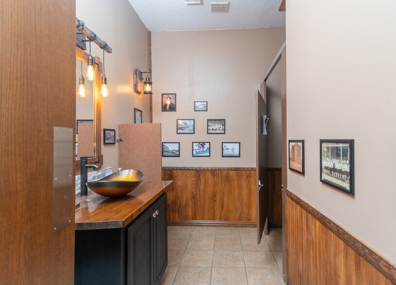 More Photos Of 120 NW 304 Loop, Crockett Daycare Center For Sale