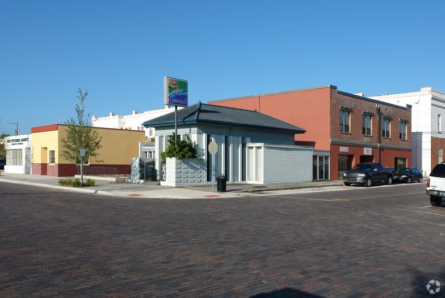 More Photos Of 107-109 W Commercial St, Sanford Loft Creative Space For Lease