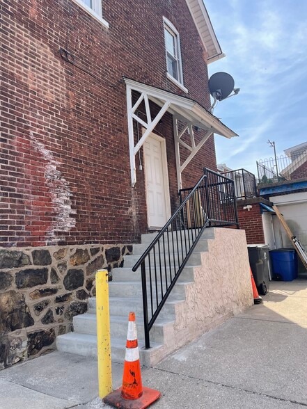 More Photos Of 836 E 5th St, Bethlehem Storefront Retail Office For Lease