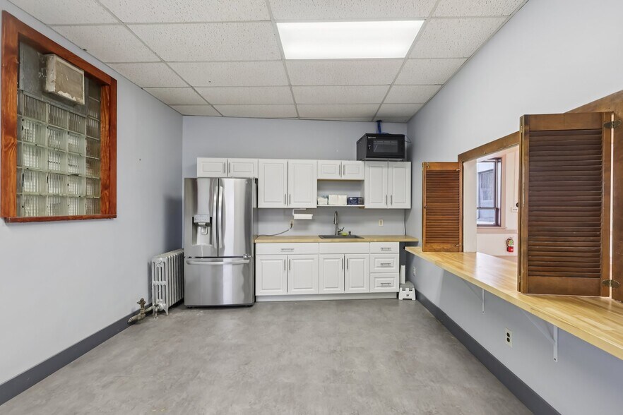 More Photos Of 2595 Yardville Hamilton Square Rd, Hamilton Office For Sale