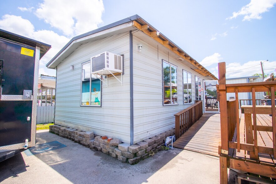 More Photos Of 539 N Frazier St, Conroe Auto Repair For Sale