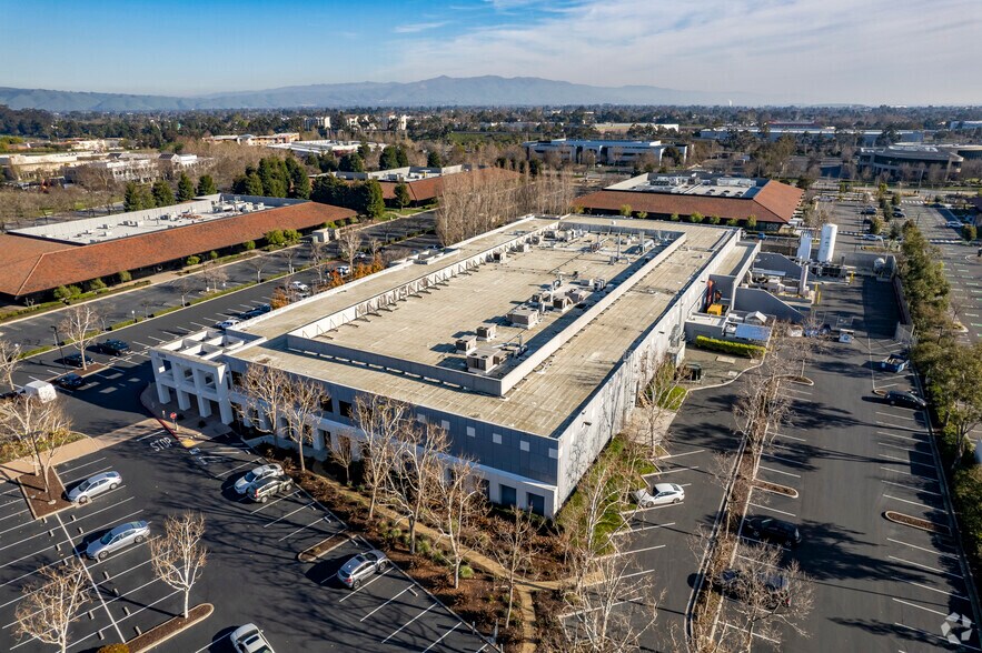 More Photos Of 6500 Kaiser Dr, Fremont Research And Development For Lease