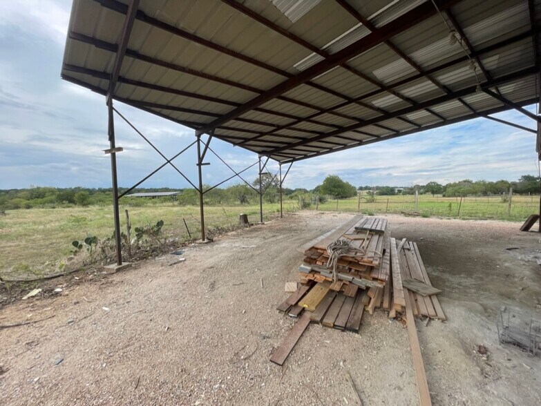 More Photos Of 11904 Old San Antonio Rd, Manchaca Light Manufacturing For Lease