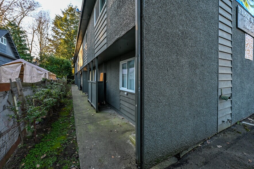 More Photos Of 619 1st Ave S, Kent Multifamily For Sale