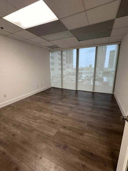 More Photos Of 150 SE 2nd Ave, Miami Office Residential For Sale