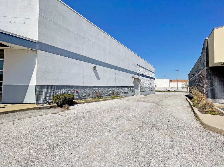 More Photos Of 317 Lincoln Hwy, Fairview Heights Auto Repair For Lease