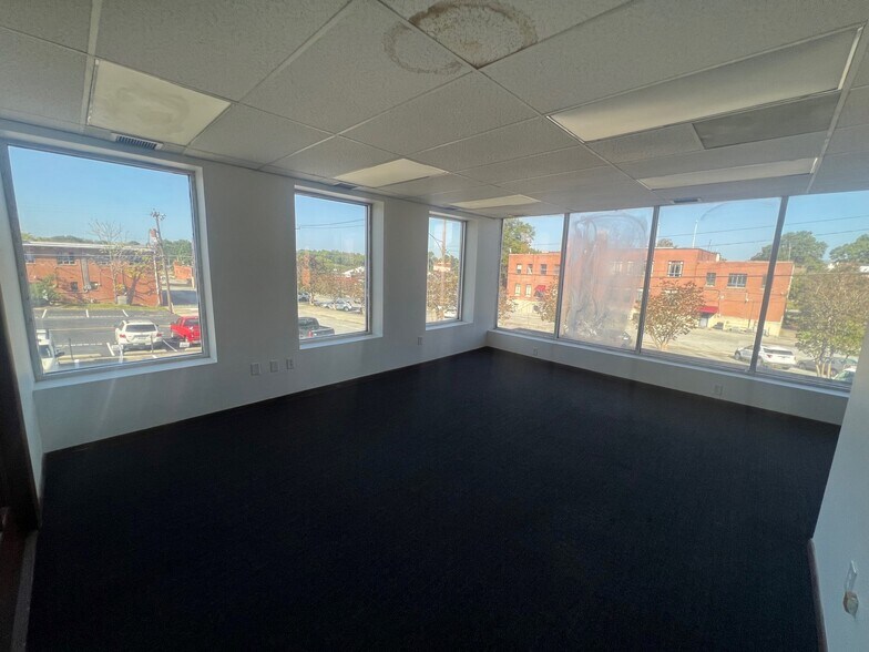 More Photos Of 9 J W Thomas Way, Thomasville Office For Lease