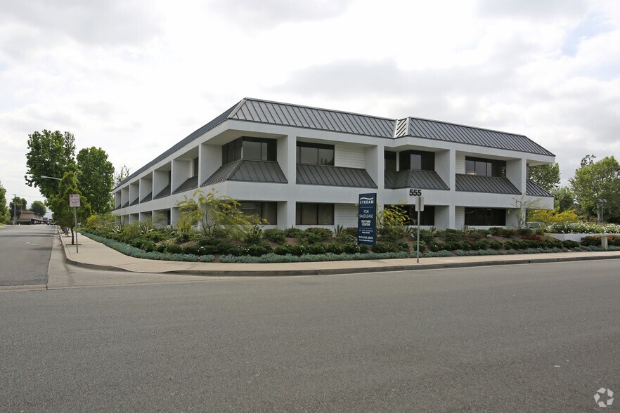 More Photos Of 555 N Park Center Dr, Santa Ana Office For Lease