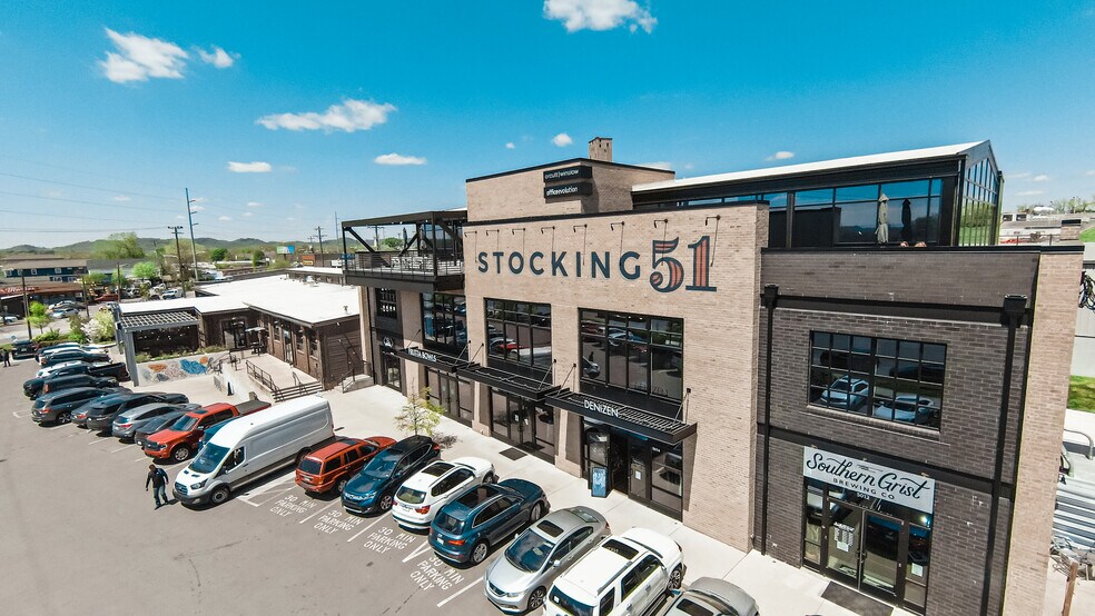 More Photos Of 5022-5026 Centennial Blvd, Nashville Unknown For Lease