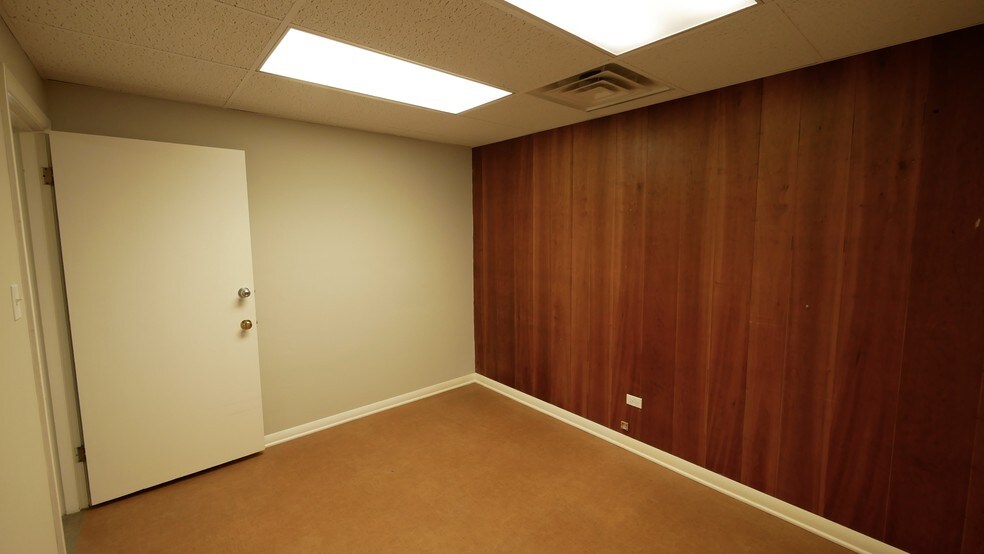 More Photos Of 175 N Washington St, Wheaton Office Residential For Sale