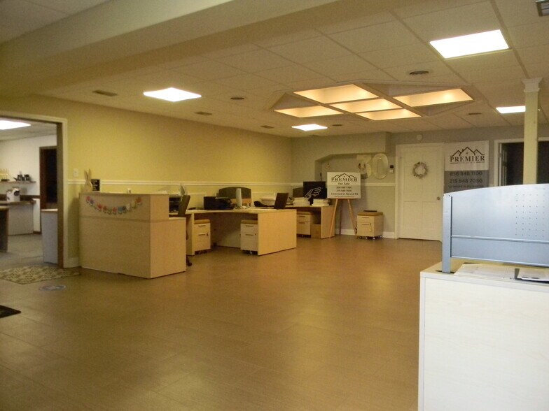 More Photos Of 1012 Mantua Pike, Woodbury Heights Office For Lease