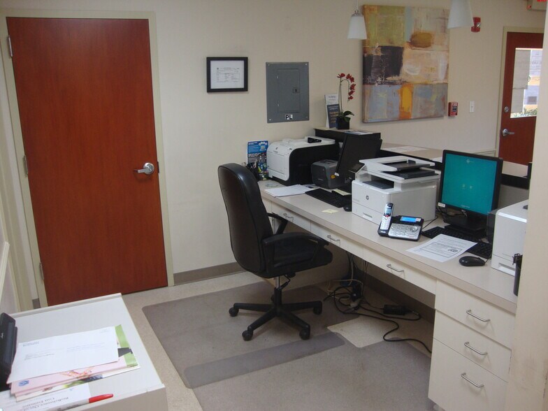 More Photos Of 167 Main St, Metuchen Medical For Lease