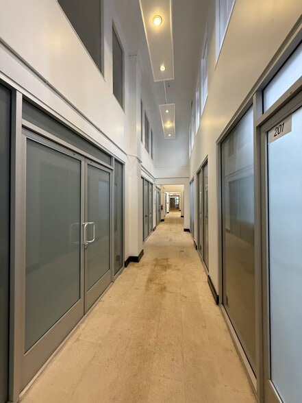 More Photos Of 529 S Broadway, Los Angeles Loft Creative Space For Lease