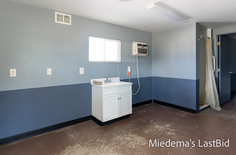 More Photos Of 1633 S Hanover, Hastings Auto Repair For Sale