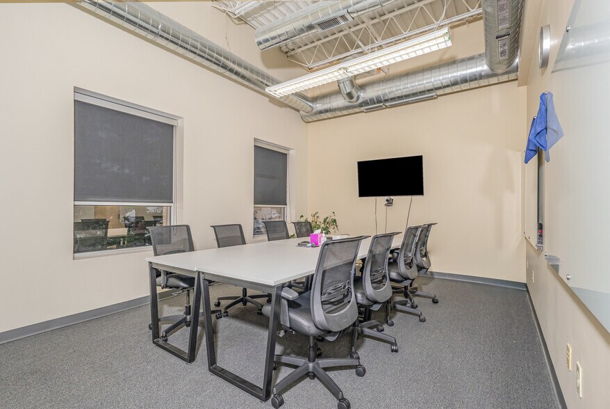 More Photos Of 5546 Fair Ln, Fairfax Office For Lease