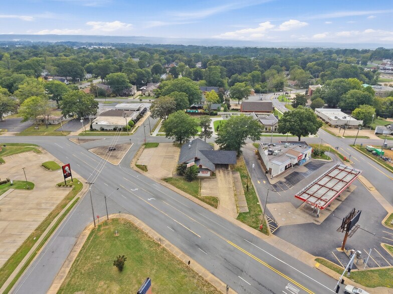 More Photos Of 609 N Main St, Benton Fast Food For Sale