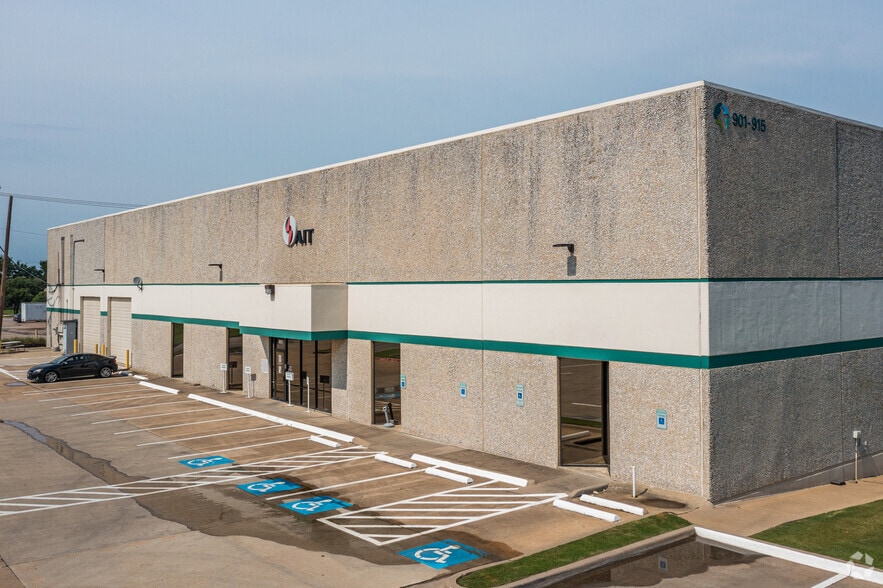 More Photos Of 901-915 Avenue S, Grand Prairie Distribution For Lease