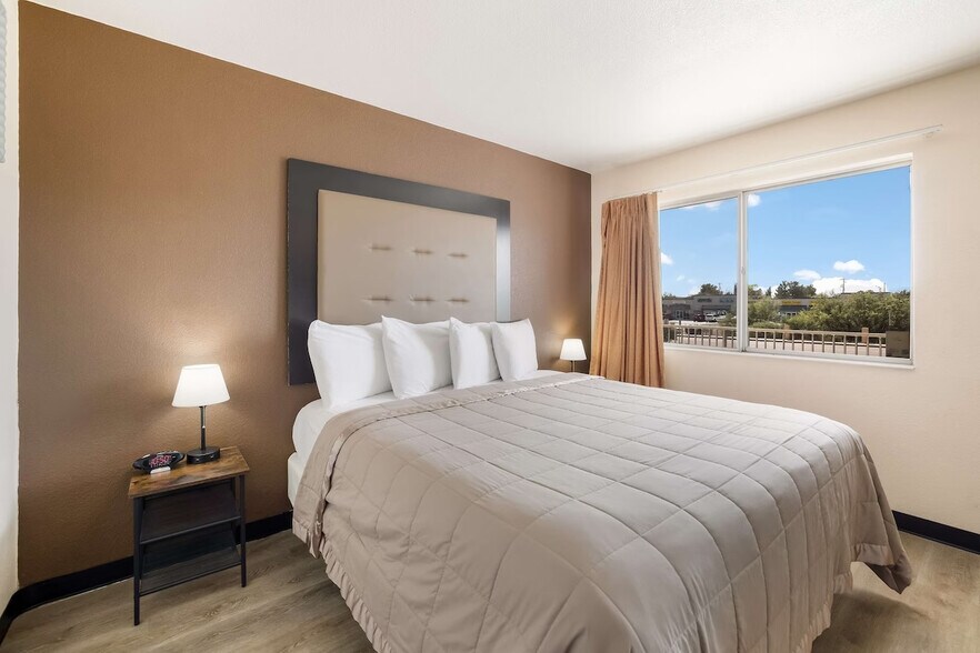 More Photos Of 1551 E Fry Blvd, Sierra Vista Hotel For Sale