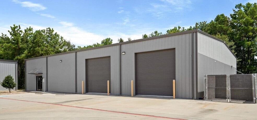 Primary Photo Of 806 Gladstell St, Conroe Industrial For Lease