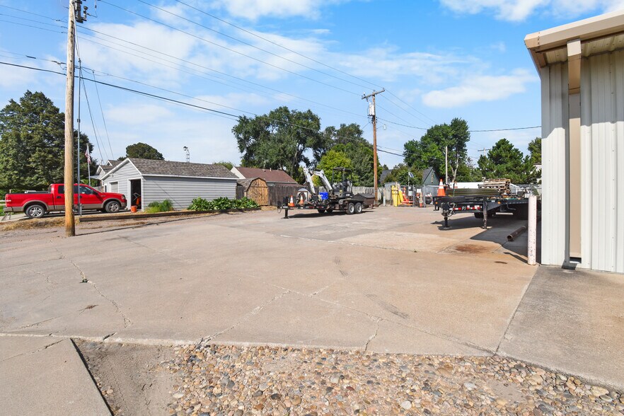 More Photos Of 603 E 2nd St, Ogallala Showroom For Sale