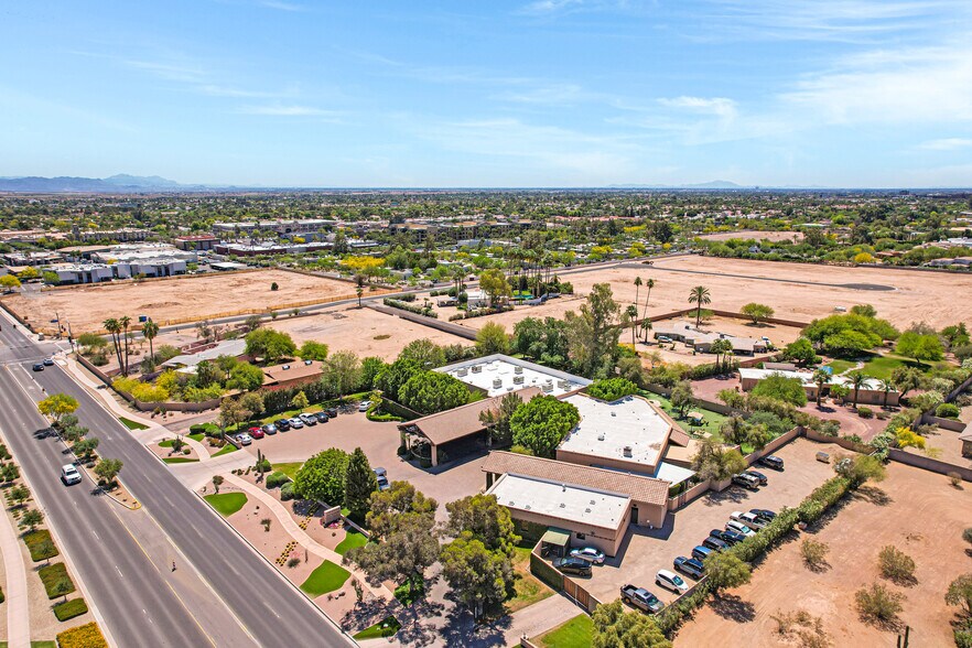 More Photos Of 6909 E Lincoln Dr, Paradise Valley Veterinarian Kennel For Sale