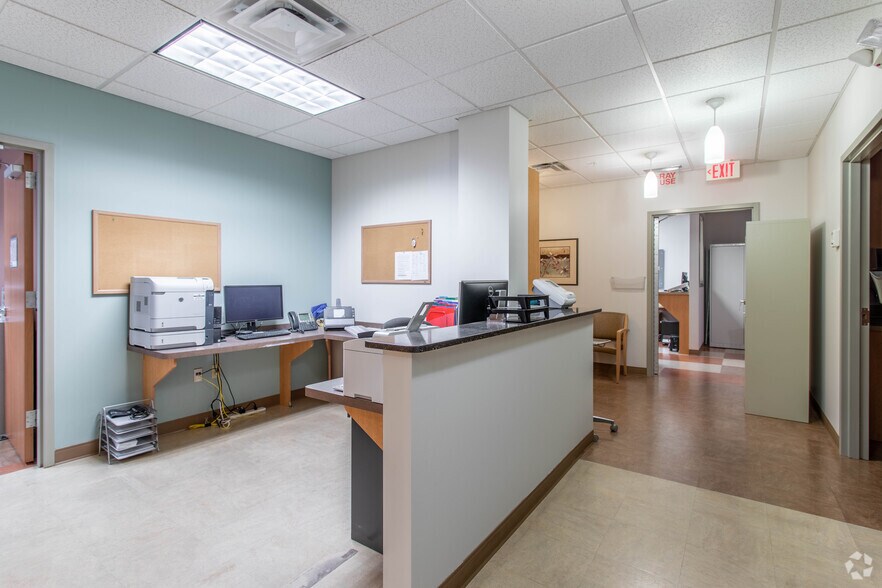 More Photos Of 5232-5260 Socialville Foster Rd, Mason Medical For Lease