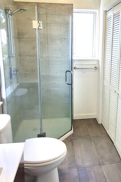 More Photos Of 113-115 Bartlett St, San Francisco Apartments For Sale