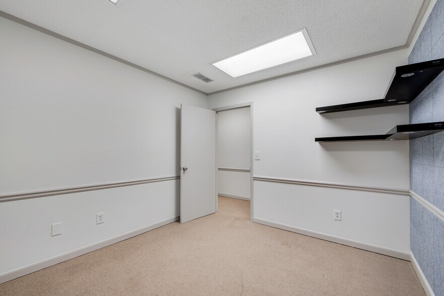 More Photos Of 11205 Alpharetta Hwy, Roswell Office Residential For Sale