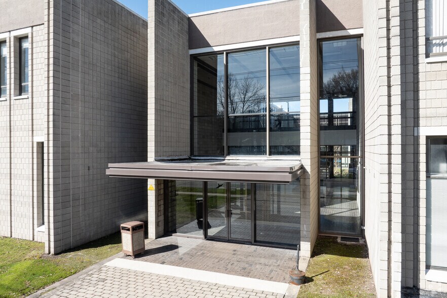 More Photos Of 65 Railroad Ave, Ridgefield Warehouse For Lease